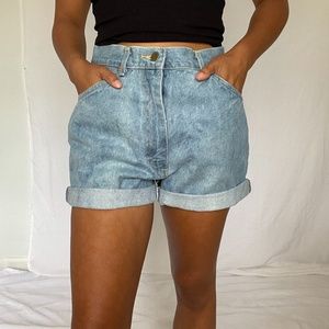 Light Wash Rider Cut Off Short